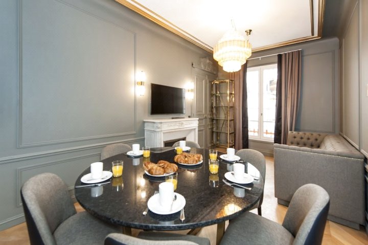 香榭丽舍大道 - 林肯公寓酒店(Champs Elysées - Lincoln Appartements)