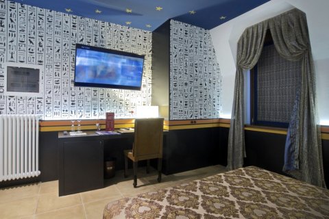 堤拉诺构想套房酒店(Design Suite Tirano)