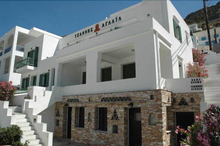 扎尼斯阿格雷亚旅馆(Tzannis Aglaia Pension)