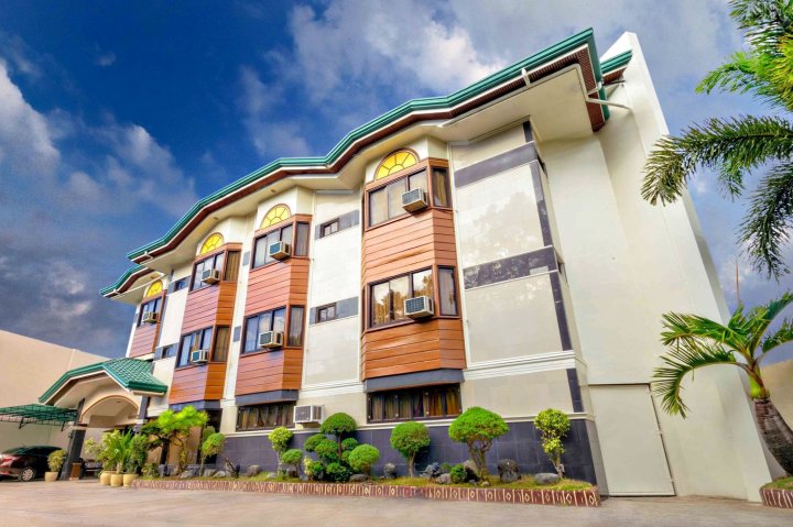 Zen Rooms Vest Grand Suites Bohol