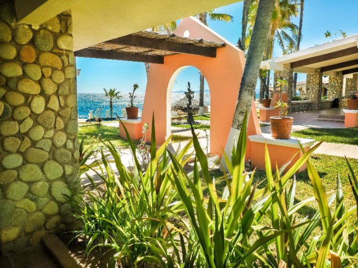 蓬佩斯卡德罗天堂普塔酒店(Punta Pescadero Paradise Hotel & Villas)