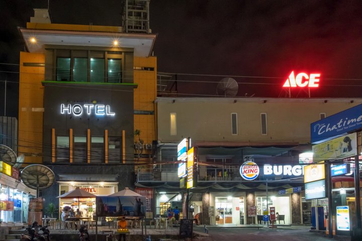 水明漾日落点酒店(Sans Sunset Point Seminyak)