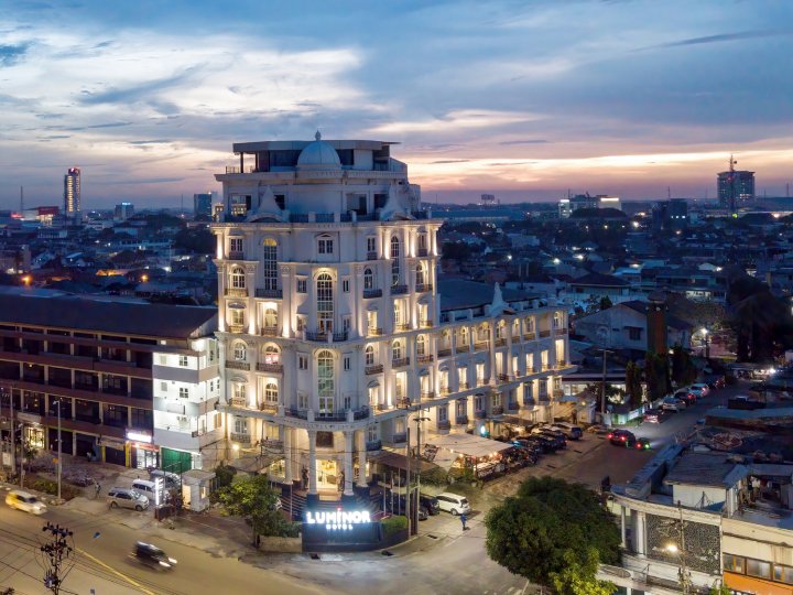 卢米诺巨港酒店(Luminor Hotel Palembang by WH)
