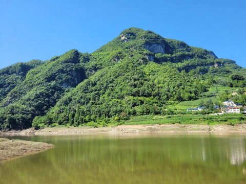 高峡平湖露台观景渔趣乡村康养棕床特色民宿(连峰街分店)