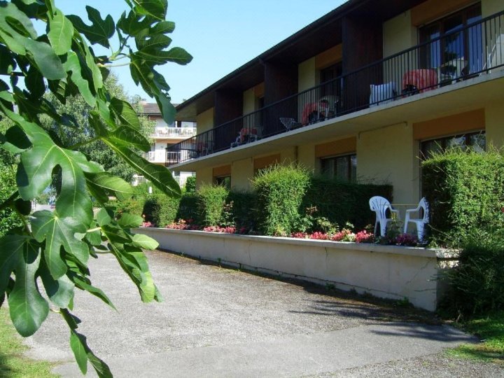 帕维兰高尔夫度假酒店(Hôtel les Pavillons du Golf)