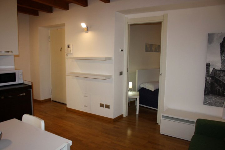 瓦尔威达公寓酒店(Valverde Apartments)