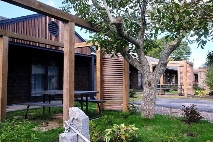 Cape Cod Veranda