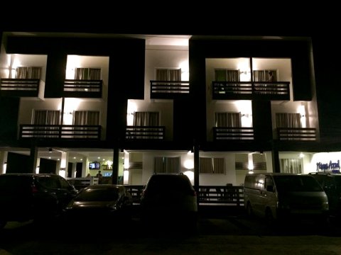 巴莱尔蔚蓝海滩酒店(Playa Azul Baler)