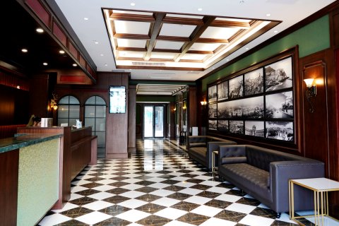 艾丽思酒店(威海高铁站万达广场店)