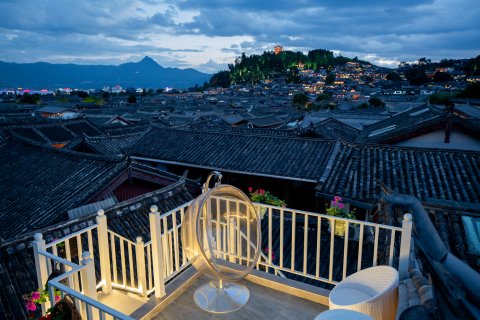 皓月繁花•观古城全景旅拍美宿(丽江古城大水车店)