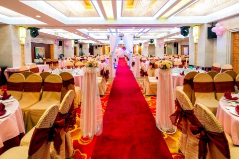 燕岭大厦(广州东站燕塘地铁站店)