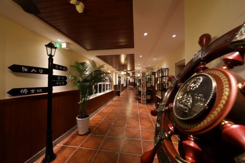 雅客小镇假日酒店(长春人民广场重庆路)