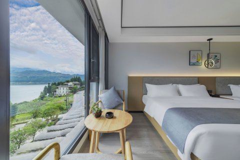 瓦屋山寻野·酒店(雅女湖店)