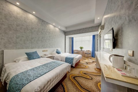 七彩假日宾馆(湖州德清五店)