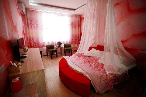 硬石艺术主题酒店(嘉峪关汽车站第一人民医院店)