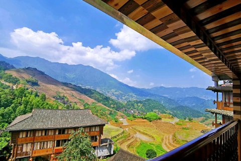 龙脊梯田寨花楼民宿(西山韶乐观景点千层天梯店)