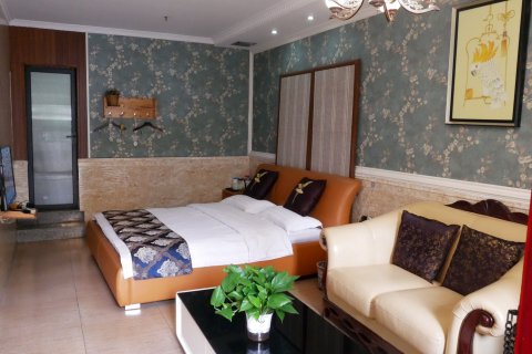 拉斐尔商务酒店(五津地铁站新津中学店)