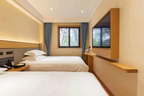 肯定观美酒店(南京新街口常府街地铁站店)