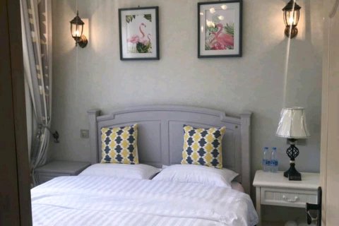 海东曹家堡空港加州旅馆