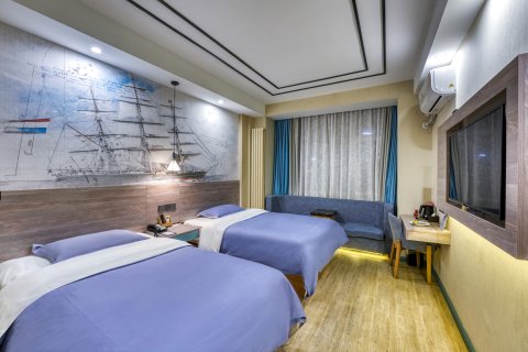 青岛爱尊客假日花园酒店(金沙滩井冈山路地铁站店)