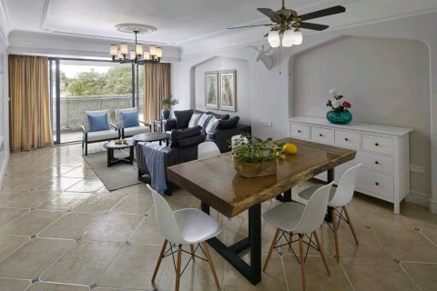 海东曹家堡空港加州旅馆