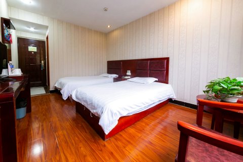 西安彩虹快捷酒店(西安纺织城地铁站唐都医院店)