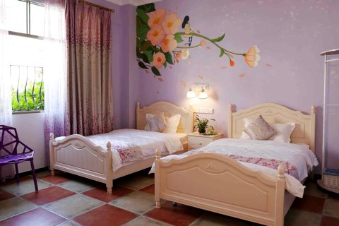 丹霞山萤火虫精品客栈