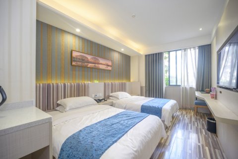 营山铂悦湾酒店(白塔公园店)