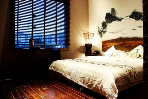 城中小筑度假屋(张家界天门山汽车站火车站店)