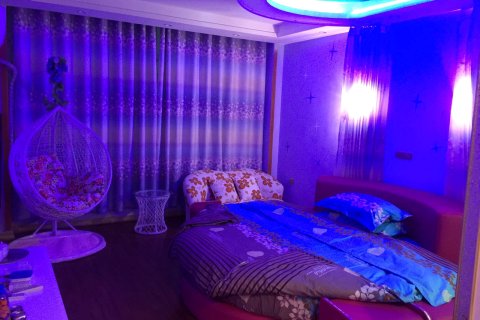 阿拉尔美都宾馆