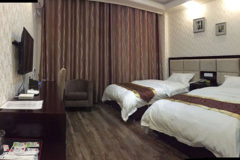 荥经鑫泰商务酒店