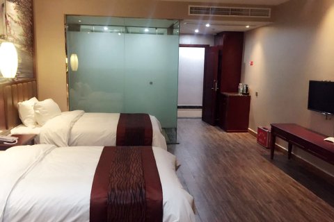 庆元菇城大酒店