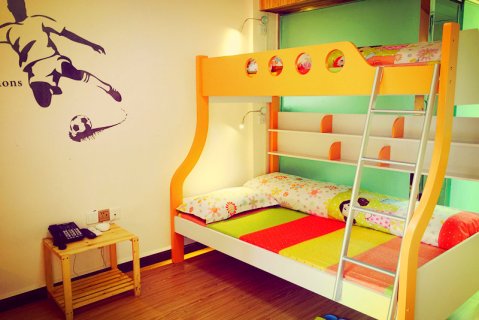 泸沽湖疯鸟青年旅舍