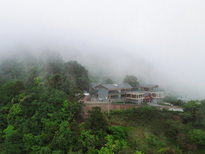 黄草岭无量秘境酒店