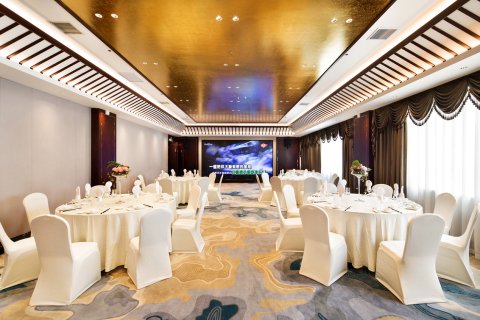 天下凤凰大酒店