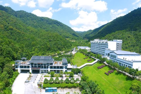 新丰云天海温泉原始森林度假村