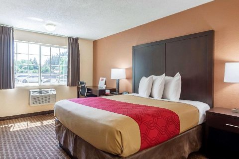 Econo Lodge Inn & Suites West Portland/Hillsboro