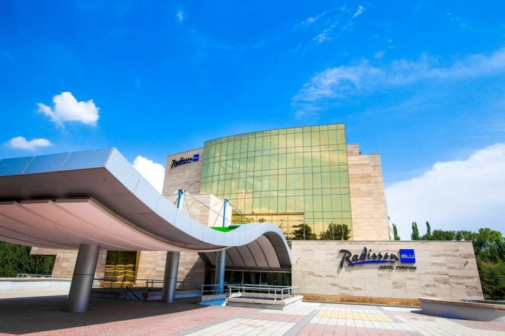 埃里温丽笙蓝标酒店(Radisson Blu Hotel Yerevan)