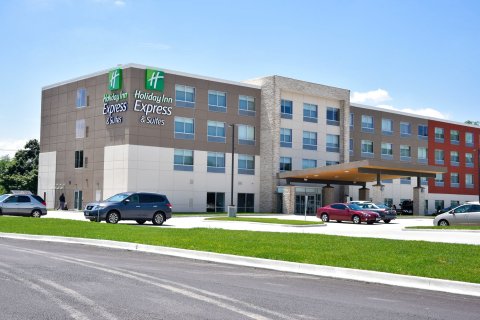奥黑尔本森维尔智选假日套房酒店(Holiday Inn Express & Suites - Bensenville - O'Hare, an IHG Hotel)