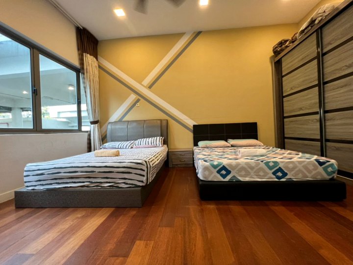 豪华阁楼舒适便利的家庭民宿(Luxury The Loft Comfort & Convenient Homestay)