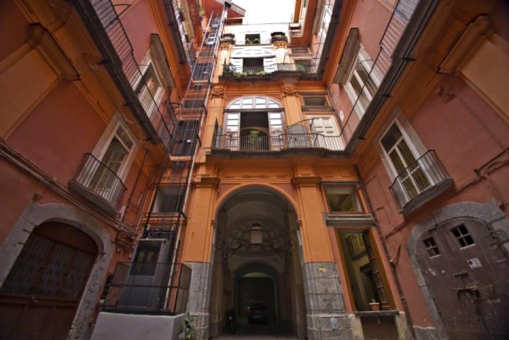 鲁福迪巴纳拉宫殿家庭旅馆(Palazzo Ruffo di Bagnara)