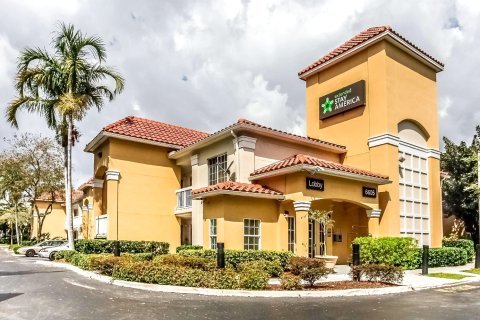 艾斯坦德美式酒店 - 迈阿密 - 机场 - 蓝湖(Extended Stay America Suites - Miami - Airport - Blue Lagoon)