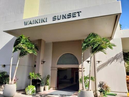 威基基日落度假租赁套房公寓式酒店(Vacation Rental Suites at Waikiki Sunset)