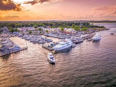 旧赛布鲁克点度假村及码头(Saybrook Point Resort & Marina)