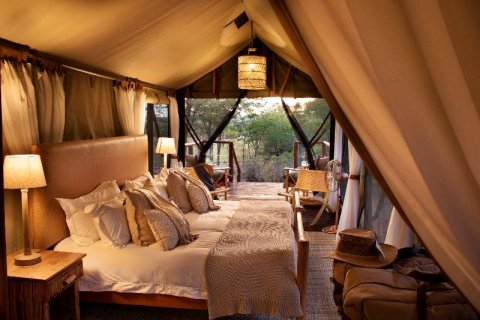 夸福贝斯帐篷野生动物园露营地(Kwafubesi Tented Safari Camp)