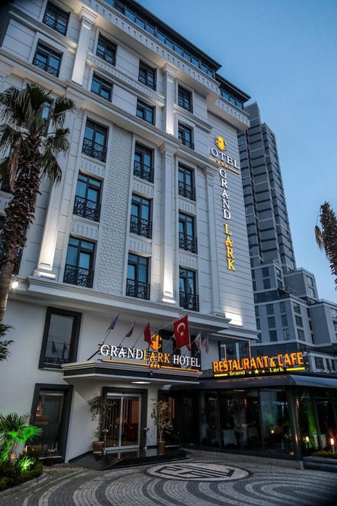 大拉尔克酒店(Grand Lark Otel)