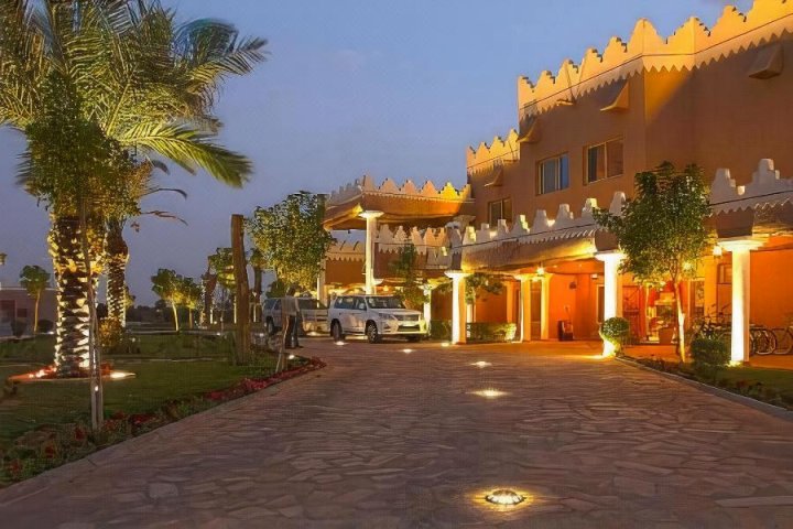 阿尔马尔法度假酒店(Al Malfa Resort)