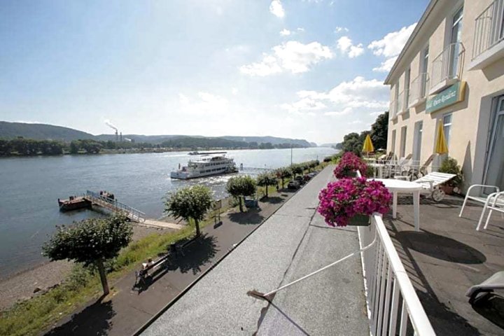 莱茵宫殿酒店(Hotel Rhein-Residenz)