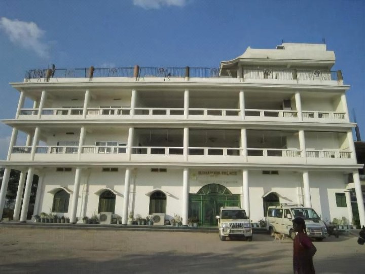 玛哈玛亚宫酒店及会议中心(Mahamaya Palace Hotel & Conference Center)