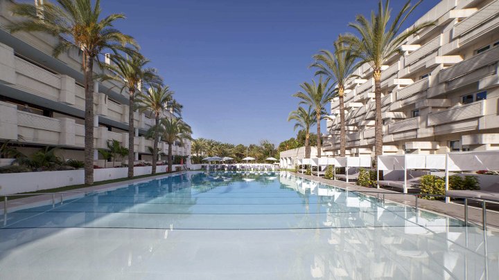 阿兰达马贝拉酒店(Alanda Marbella Hotel)